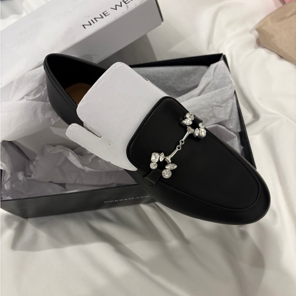 Nine West Black Loafers with Metallic Accent Womens 6